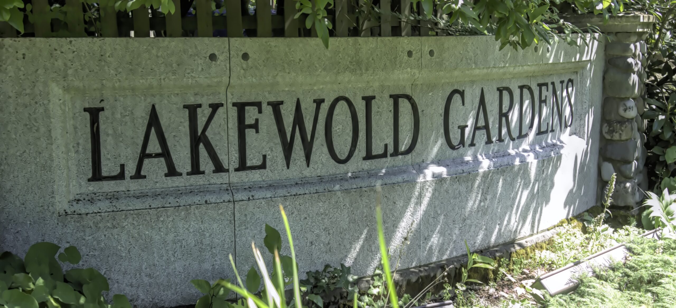 the sign in front of Lakewold Gardens