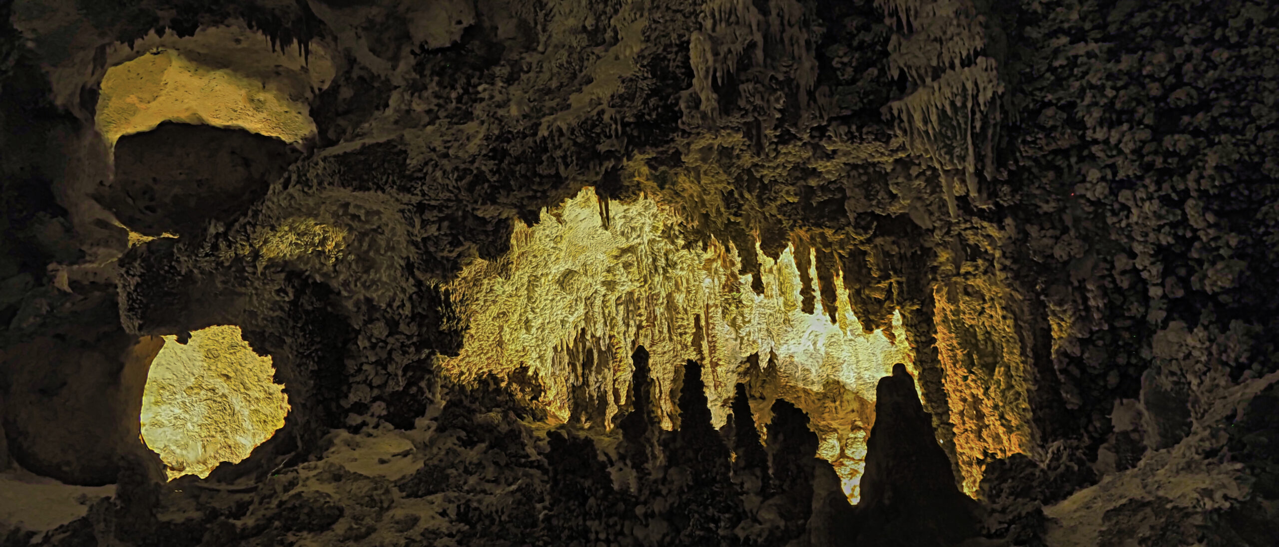Stalactites in Carlsbad Caverns National Park in New Mexico
